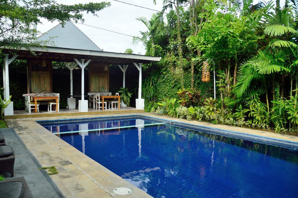Desa Nyima Hotel Seminyak  Exterior photo
