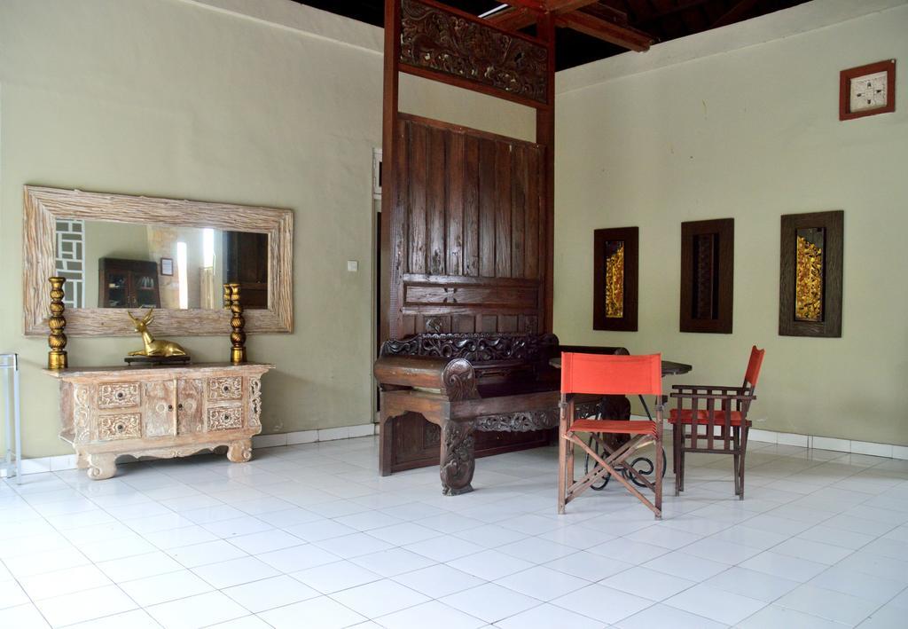 Desa Nyima Hotel Seminyak  Exterior photo